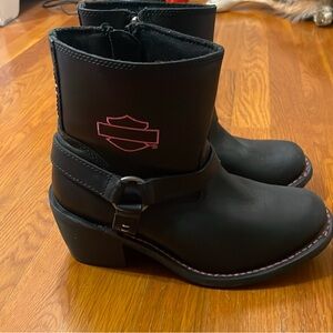 These Harley Davidson Women Riding boots are comfortable and stylish and warm